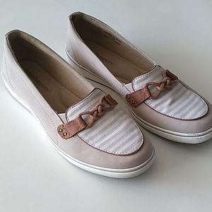 Loafer grasshopper ortholite